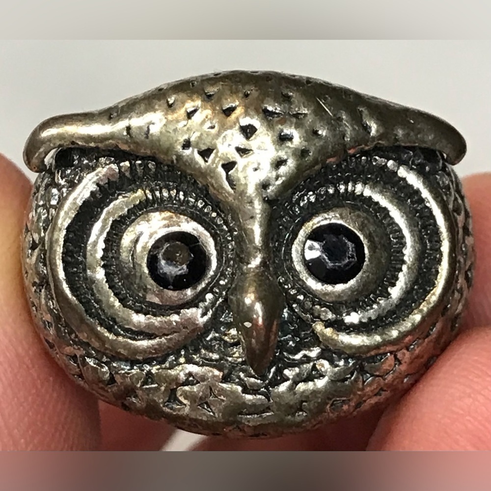 Owl Ring Costume Silver Tone with Black Rhinestone Eyes Size 8 3/4 (9) - Picture 2 of 11